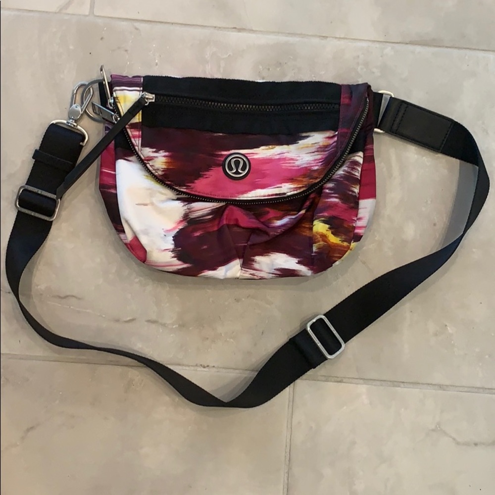 Like new Lululemon Festival bag